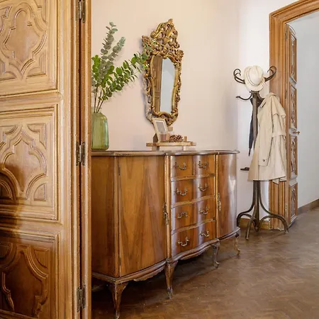 El Palauet De Apartment *